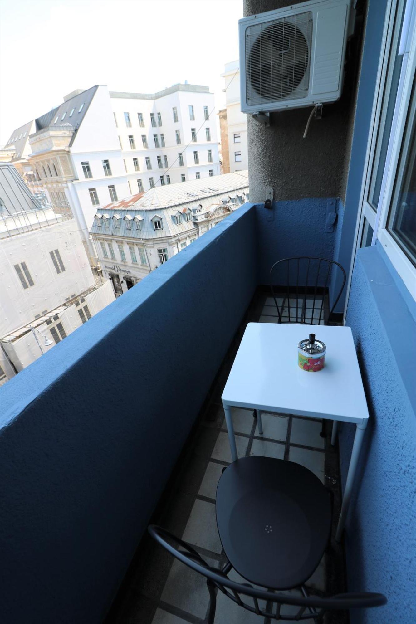 Charming Cozy Apartment - Old Town - Free Minibar Bucarest Esterno foto